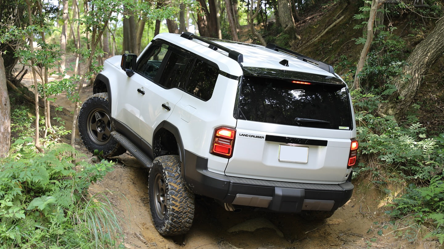 Toyota Land Cruiser 250 (2024+) with 18" BRADLEY FORGED Takumi wheels
