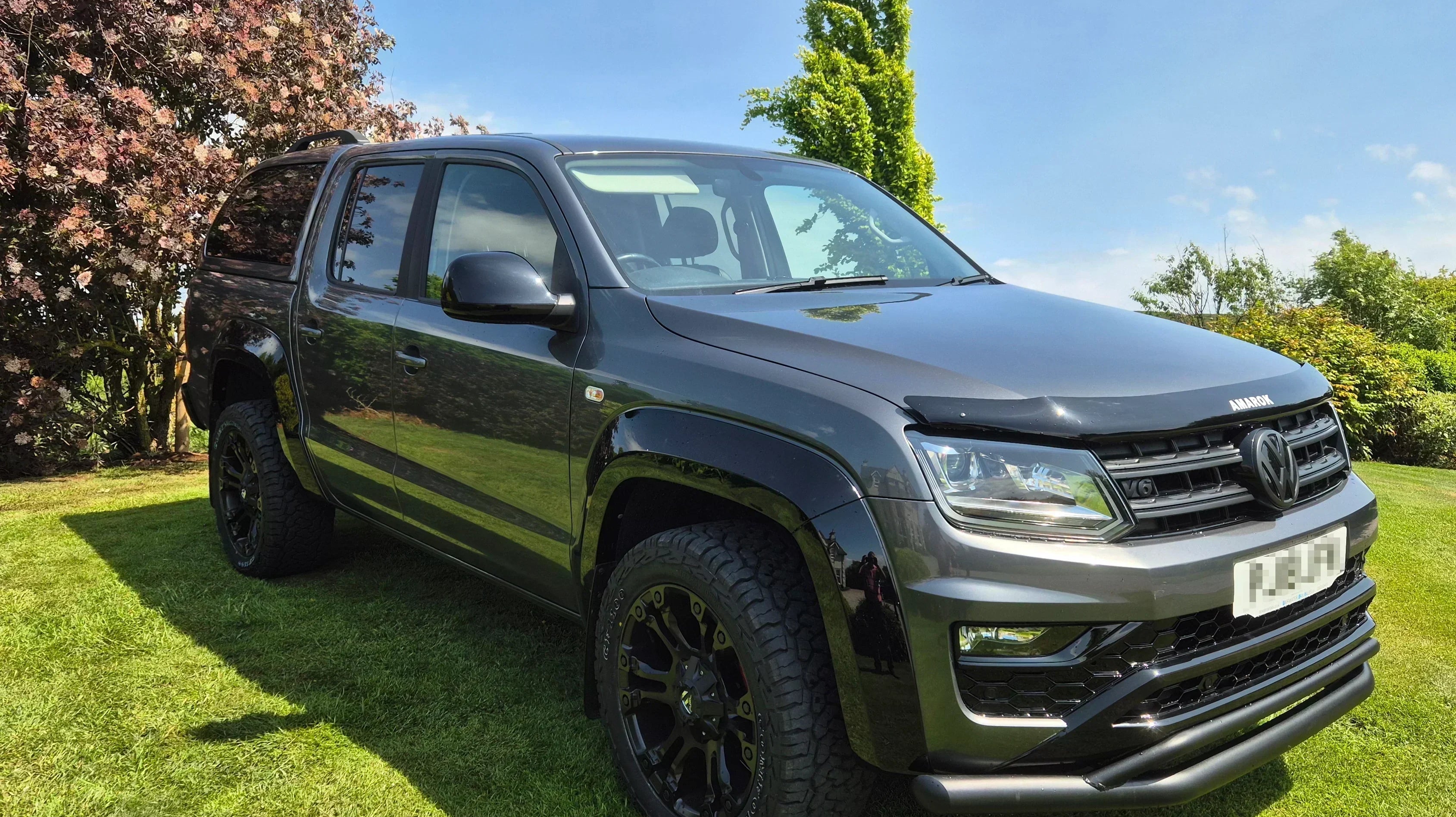 2018 Volkswagen Amarok fitted with 20" Fuel VAPOR wheels and 285/50R20 size tyres