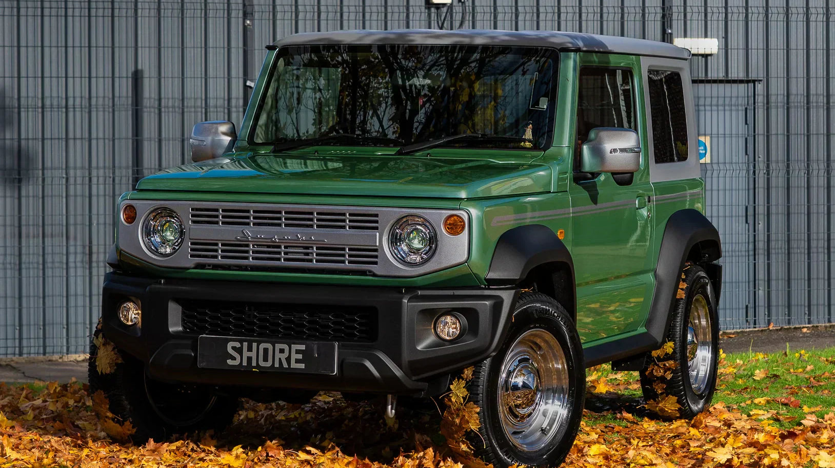 Suzuki Jimny (2018+) with DEAN CROSS COUNTRY Wheels in Silver, with APIO Iron Grille and Suzuki Vintage Emblem