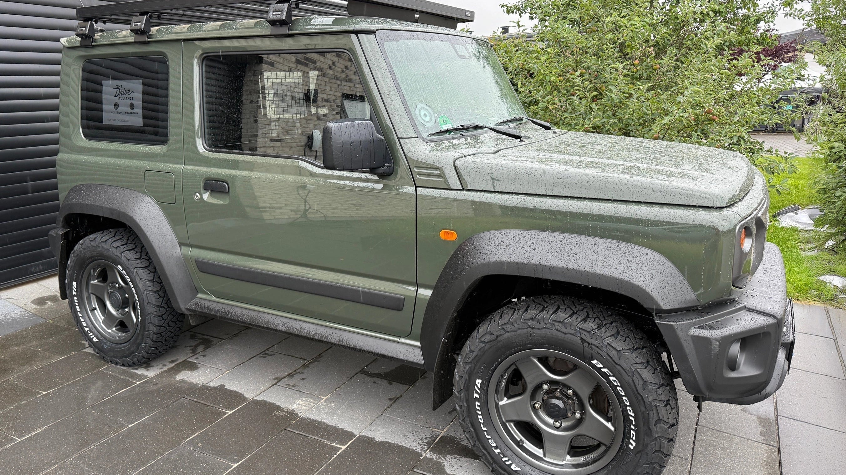 Jungle Green Suzuki Jimny (2018+) with 16" BRADLEY V wheels in Gunmetallic
