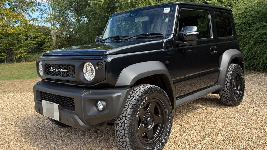 Suzuki Jimny (2018+) with 16" Matte Black BRADLEY V wheels and Comforser CF1100 tyres