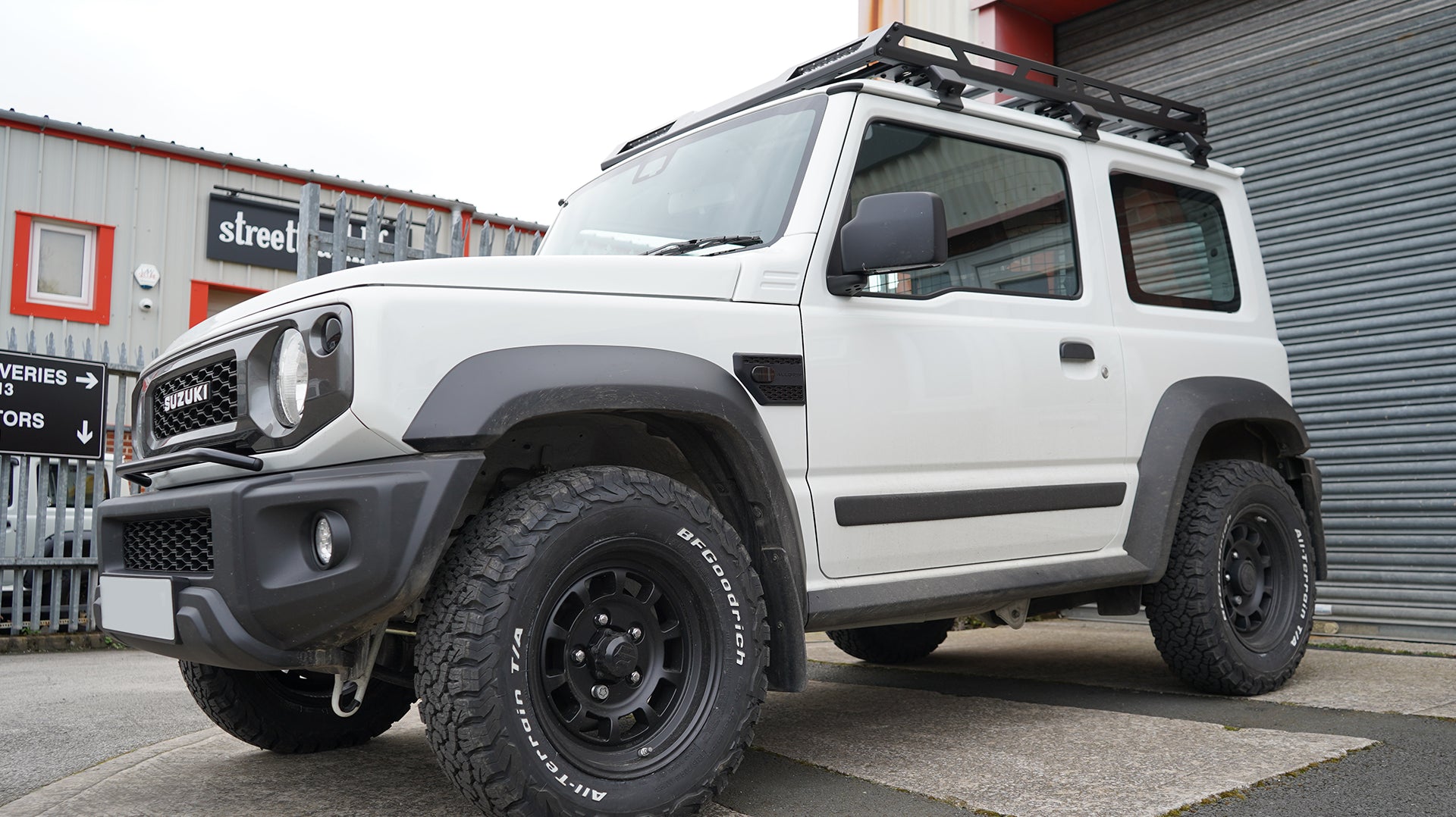 Suzuki Jimny (2018+) with HIGH PEAK J-01 wheels, JimnyStyle LED Tail Lights and other accessories.