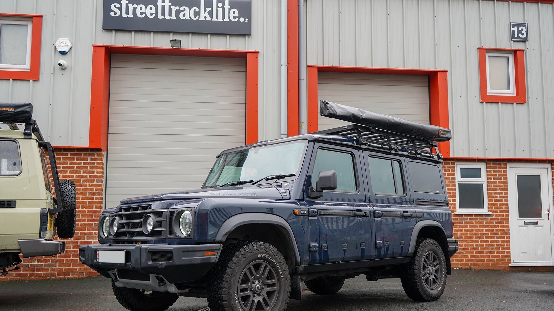 INEOS Grenadier fitted with Clevershade 270 Degree Deluxe Awning