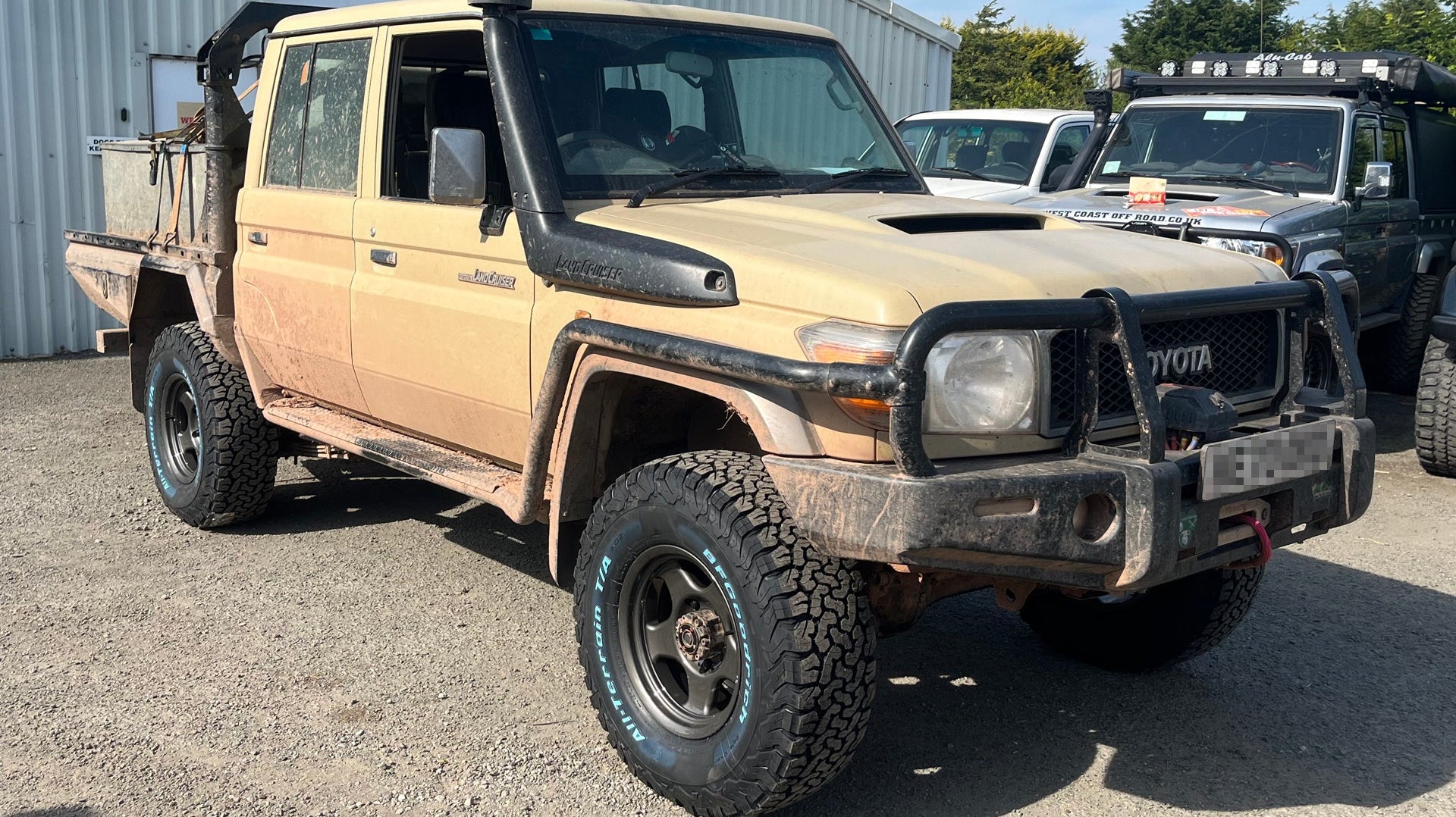 Toyota Land Cruiser 79 (2010) with BRADLEY V wheels