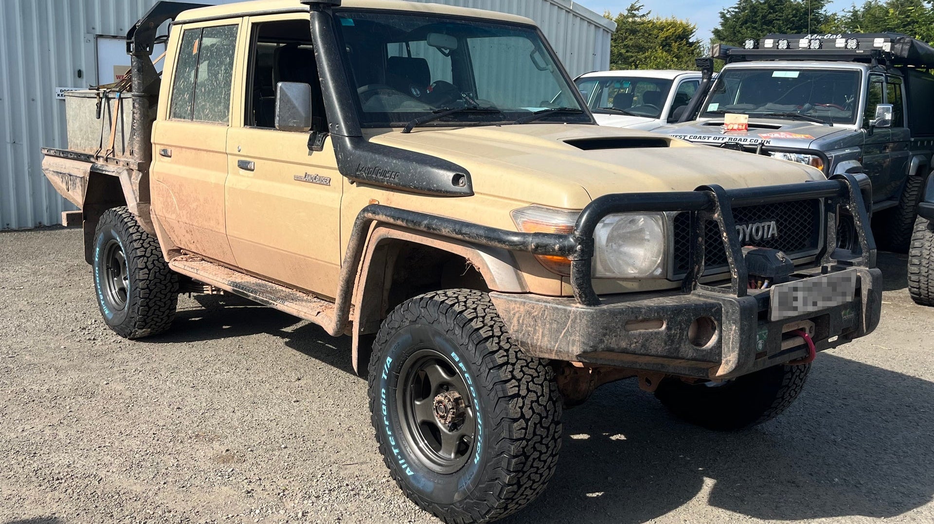Toyota Land Cruiser 79 (2010) with BRADLEY V wheels