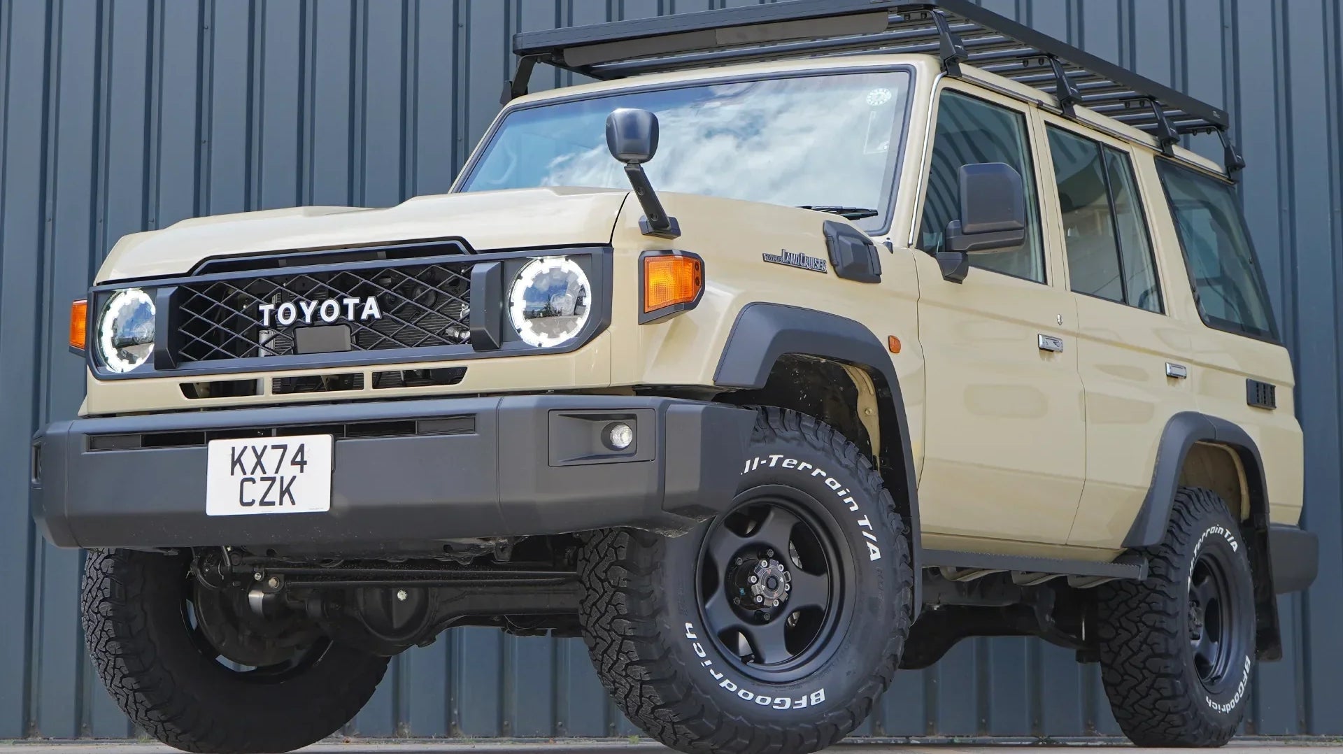 Toyota Land Cruiser GDJ76 (2023+) with BRADLEY V wheels, BF Goodrich KO3 tyres and Front Runner roof rack & rear ladder