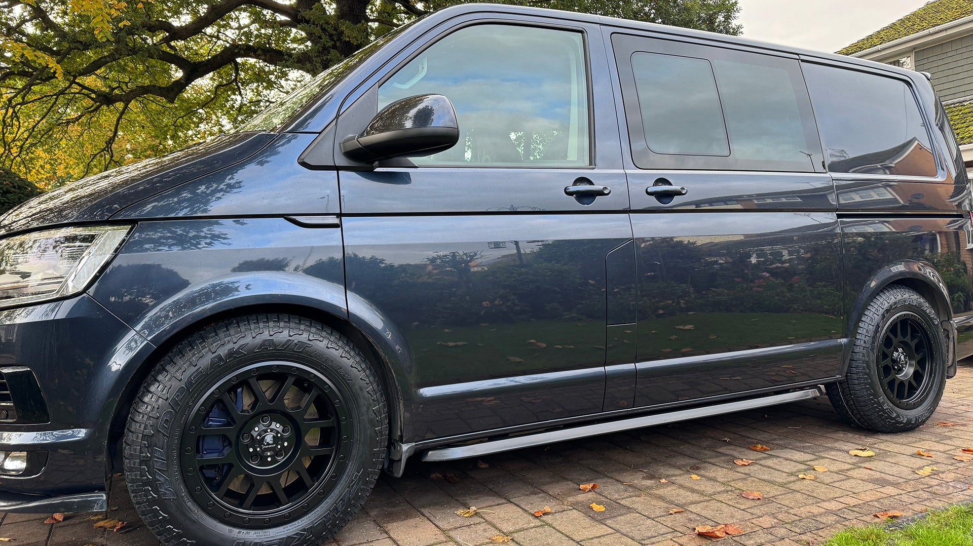 VW Transporter T6.1 with Tomahawk Kato wheels
