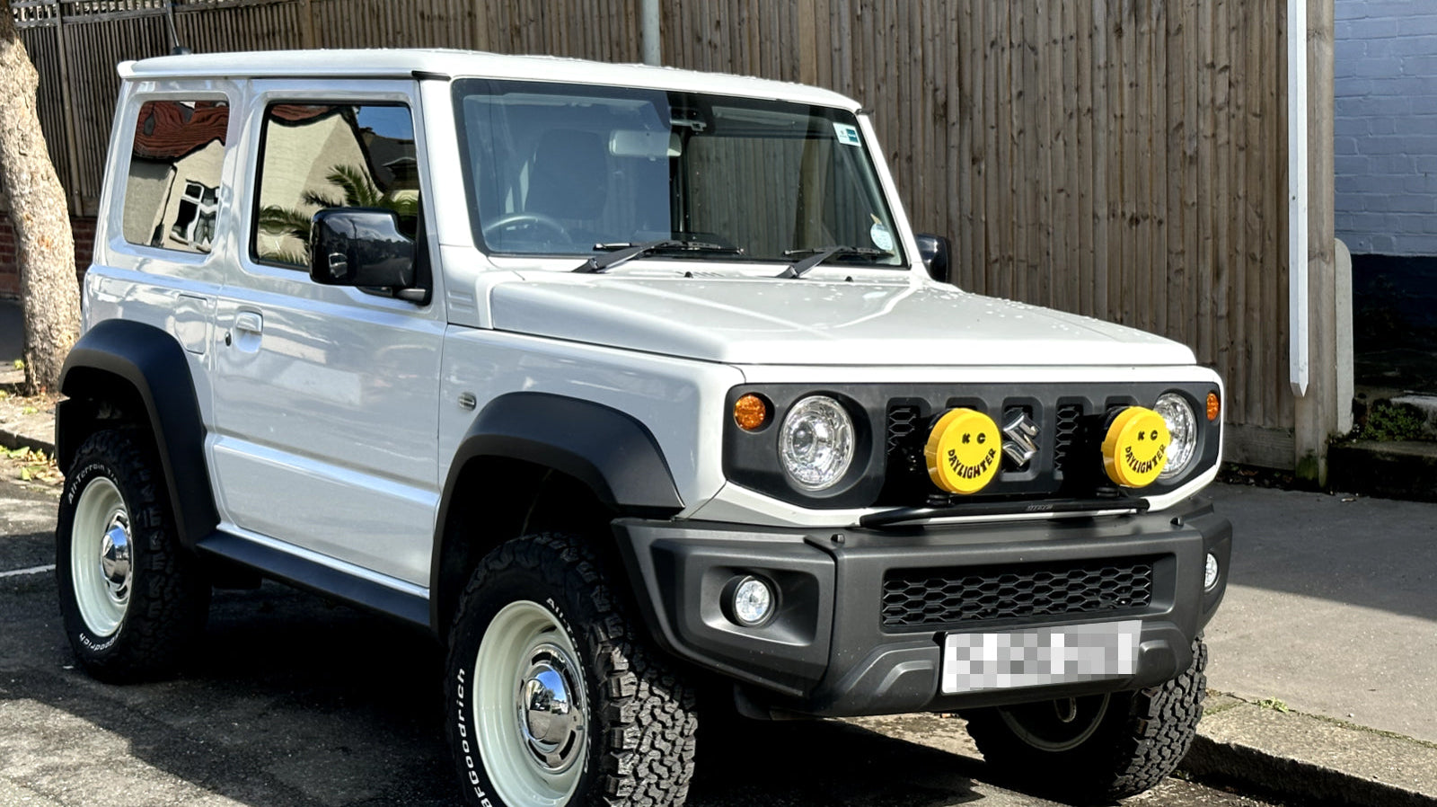Suzuki Jimny (2018+) with DEAN Cross Country wheels