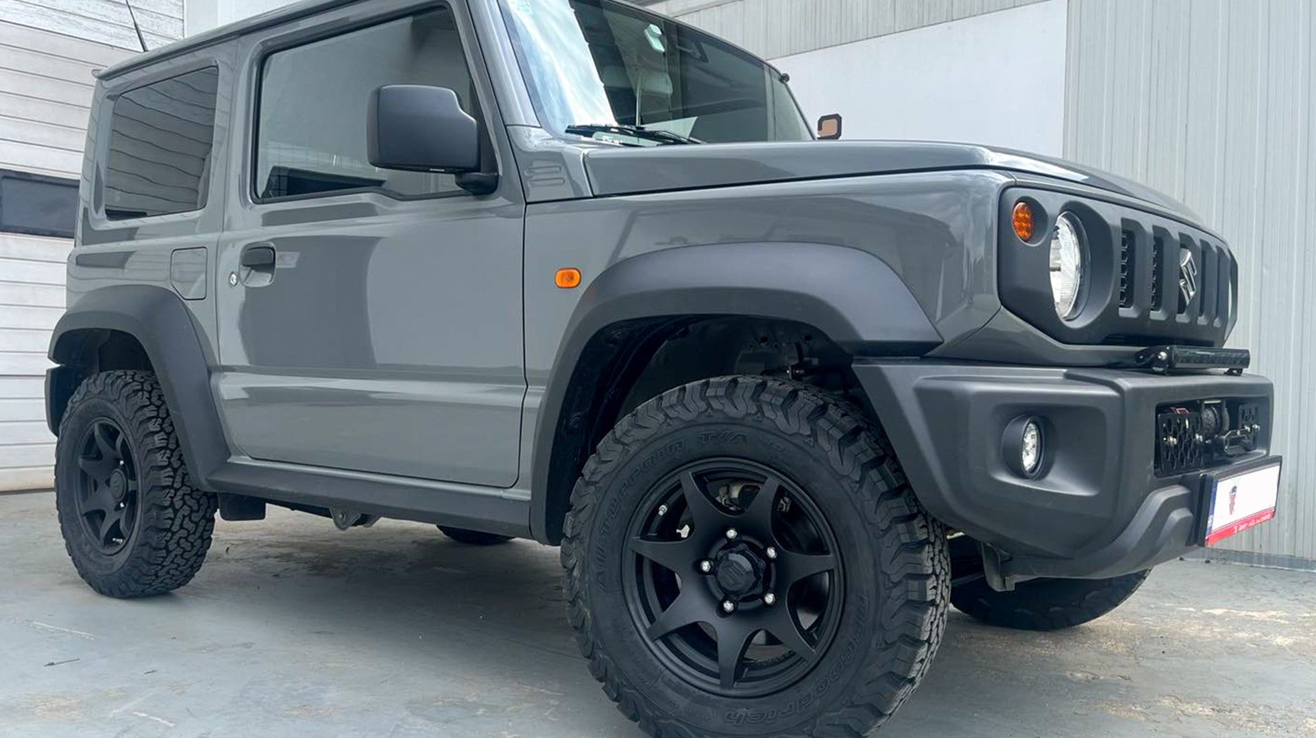 15inch HIGH PEAK J-02 wheels on Suzuki Jimny JB74