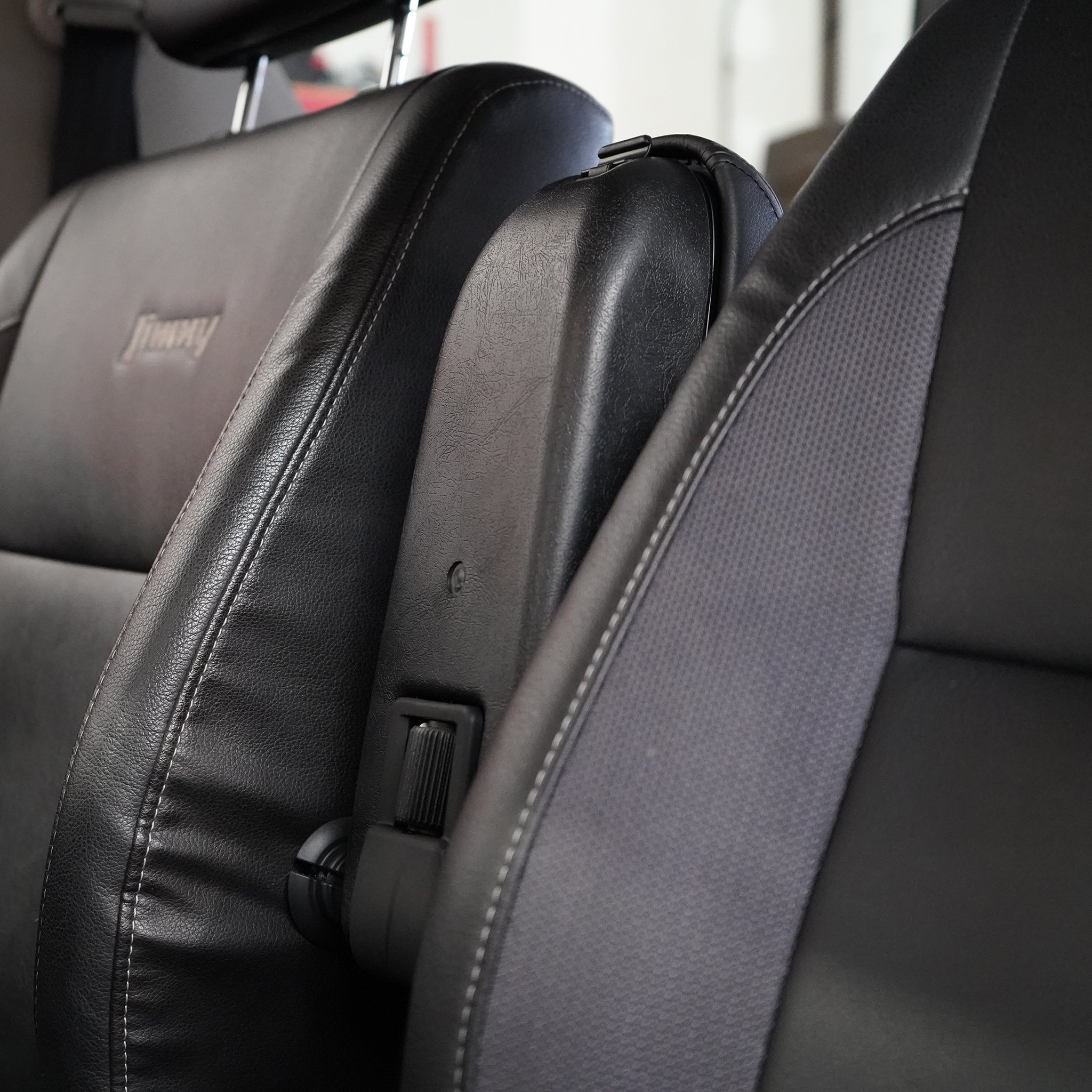 Single Armrest for Suzuki Jimny JB43 (1998+)