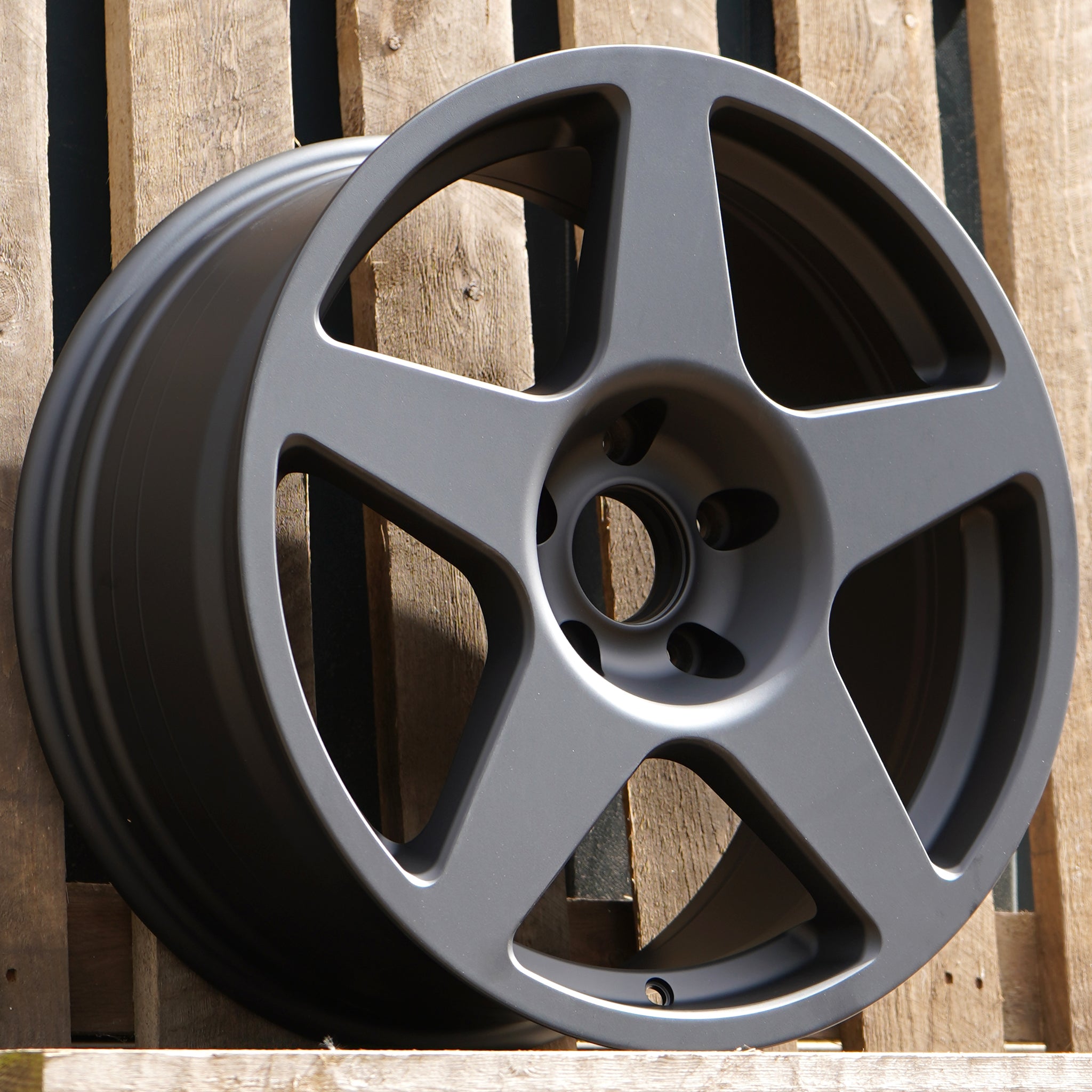 Calibre Five 18" Wheel Package for Volkswagen Transporter T6 (2015+)