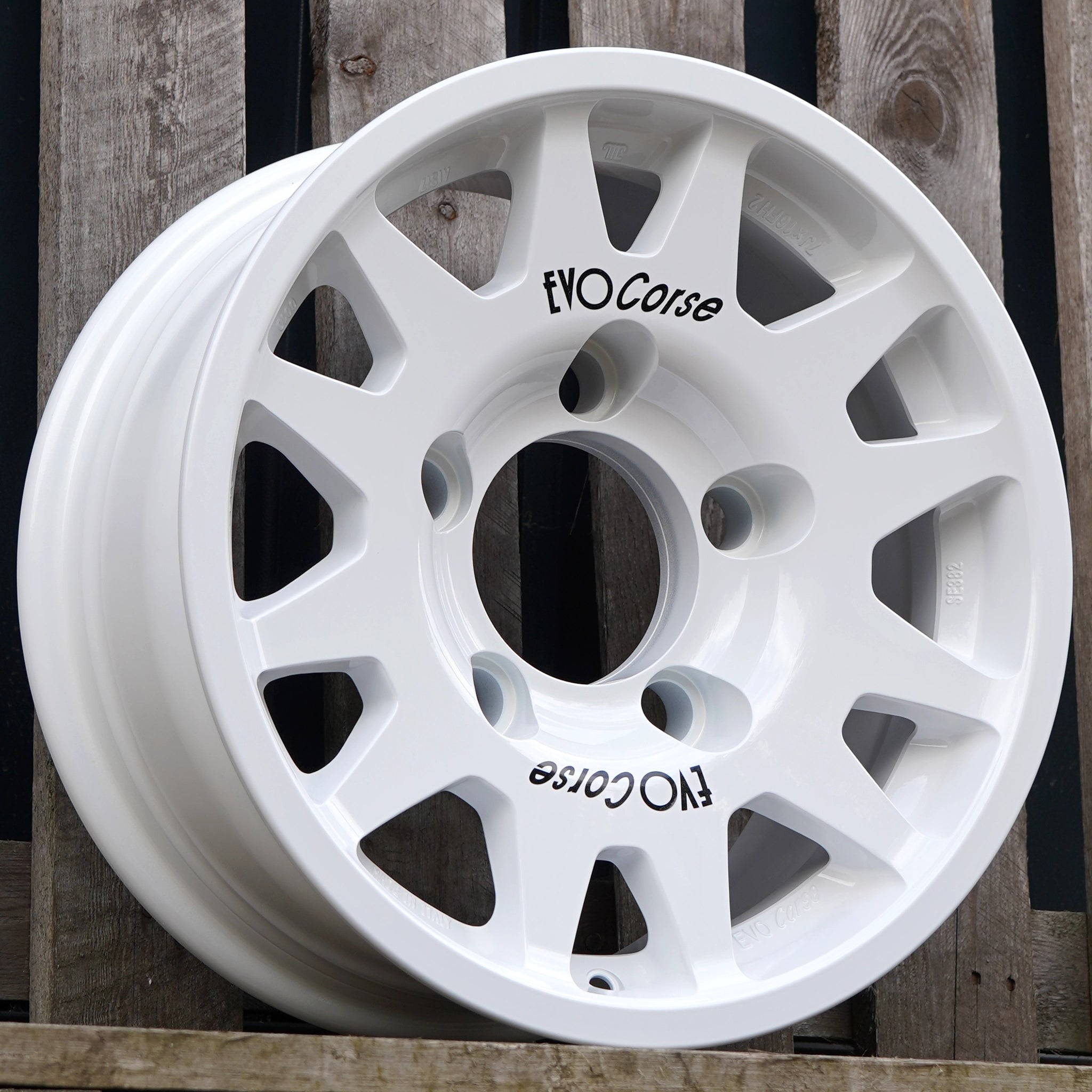 EVO Corse DakarZero 16" Wheel Package for Land Rover Defender Classic