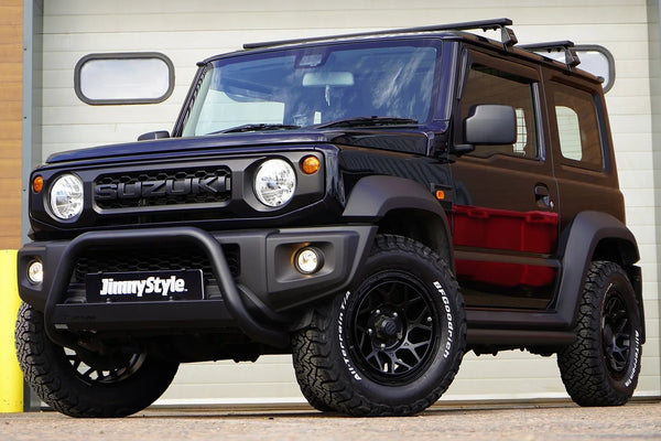 Suzuki Jimny (2018+) with Magpie M-01 Wheels, Retro Grille and other accessories!