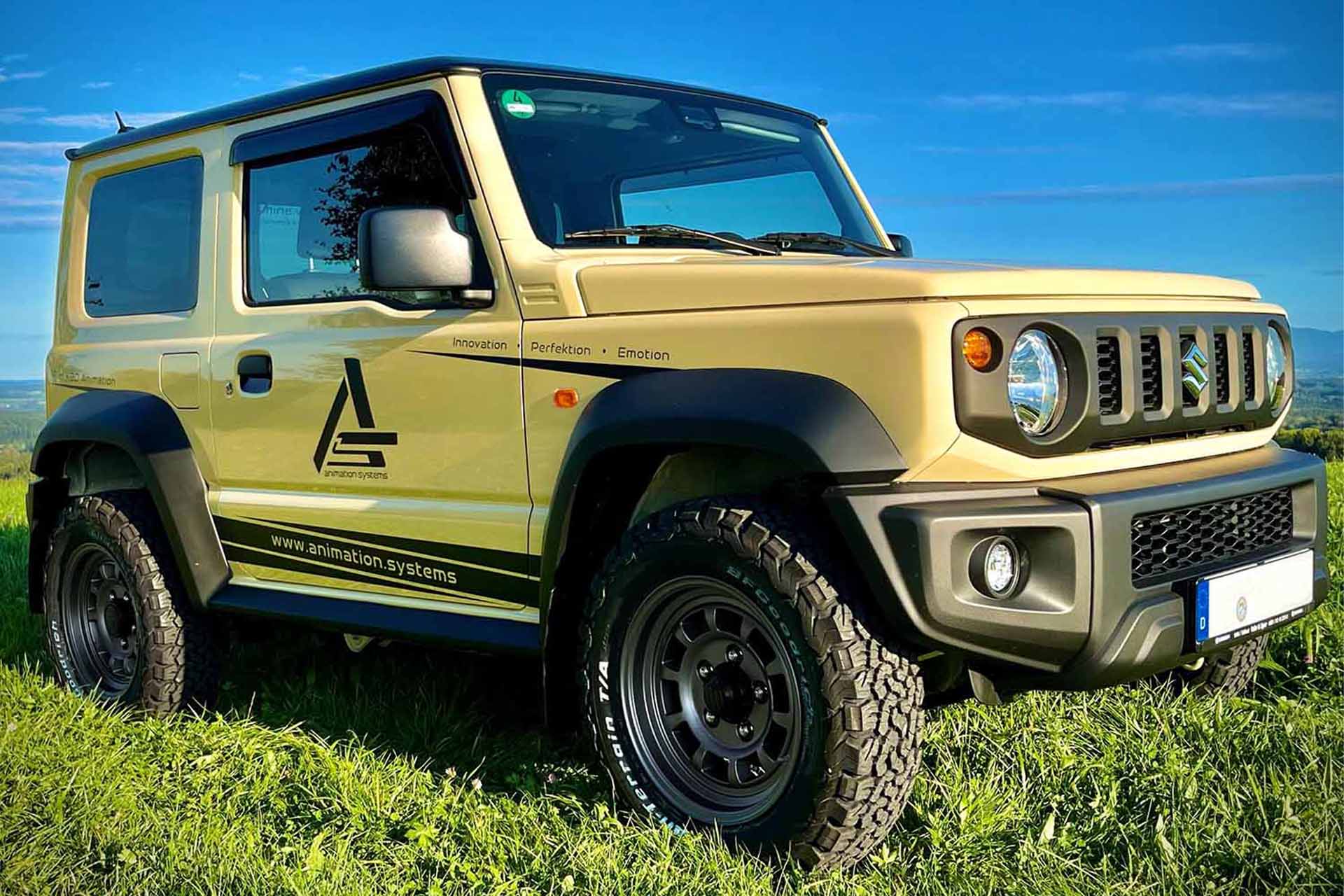 Suzuki Jimny (2018+) with High Peak J-01 wheels.
