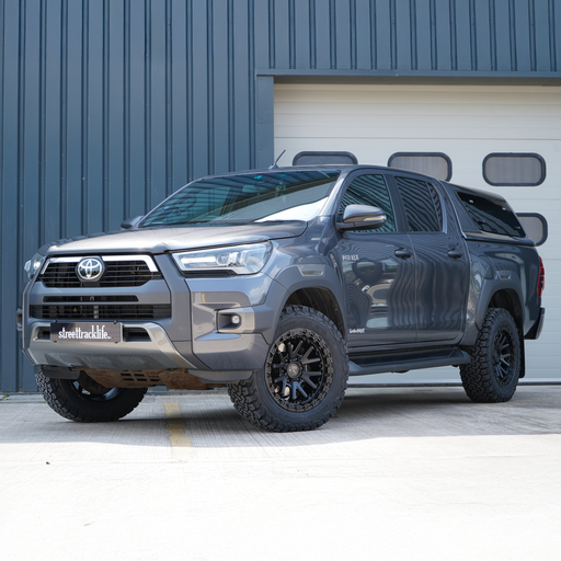 STREET TRACK LIFE TOYOTA HILUX