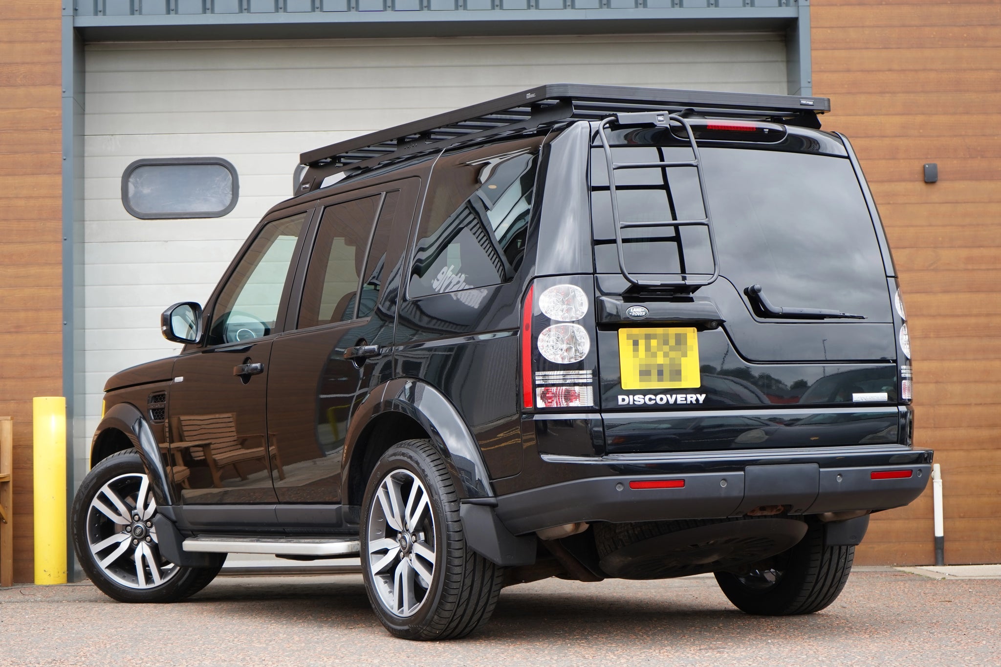 Front Runner Rear Ladder for Land Rover Discovery 3 & 4 – STREET