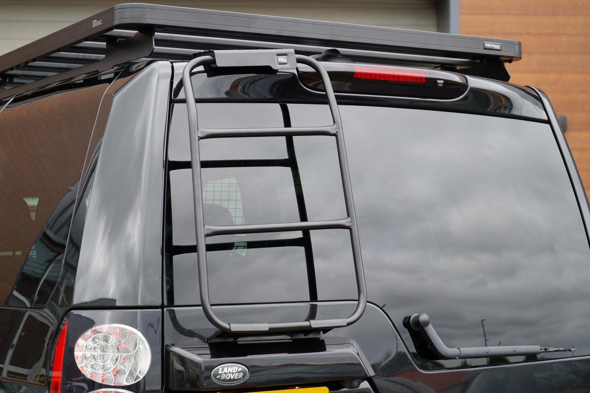 Front Runner Rear Ladder for Land Rover Discovery 3 & 4 – STREET
