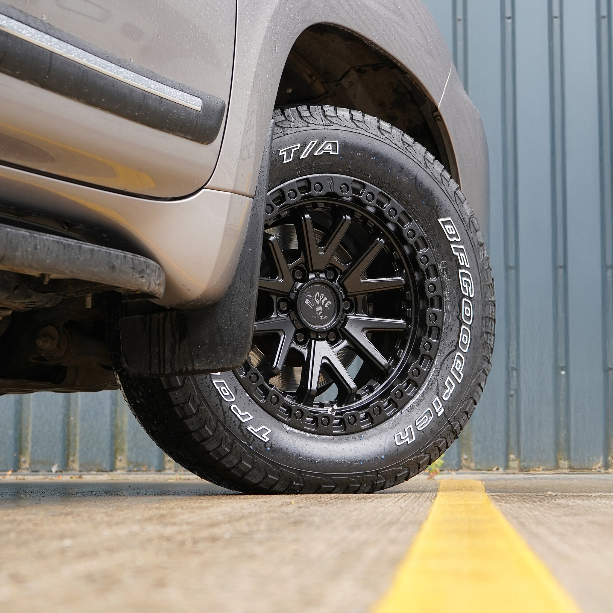 Magpie M-02 18” Wheel Package for Toyota Land Cruiser Prado 150 (2010+)